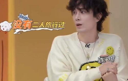 戚薇爆料夫妻视频大全播放,视频大全播放量爆表，网友直呼太甜了！